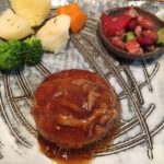 【ツルヤの冷凍食品】冷凍ハンバーグの口コミ!レンジや湯煎で手抜きご飯