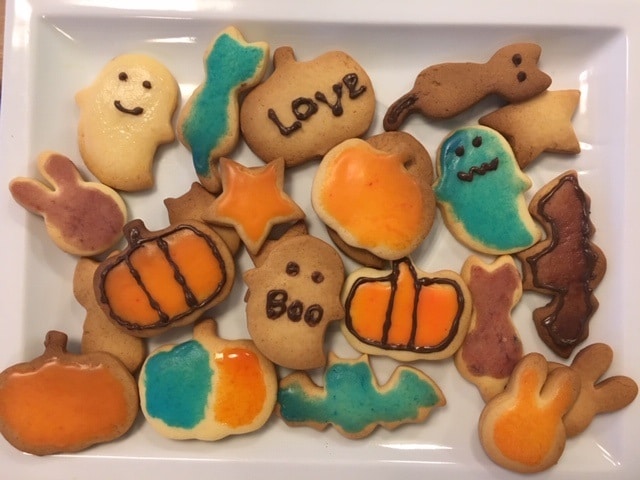 ハロウィンの準備①子供と楽しくアイシングクッキー